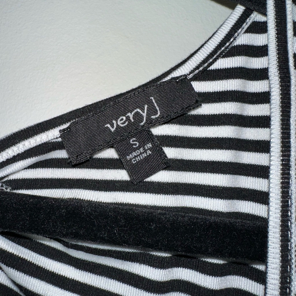 Women's Very J Dress Size S Black White Striped - Picture 2 of 9